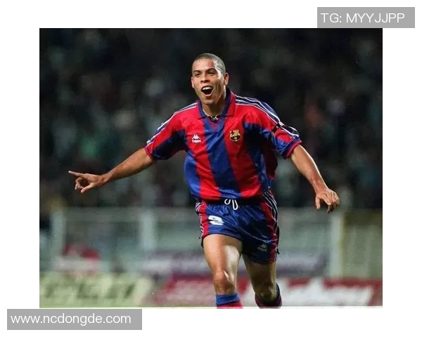 罗纳尔多足球传奇瞬间壁纸尽显锋芒与荣耀的魅力