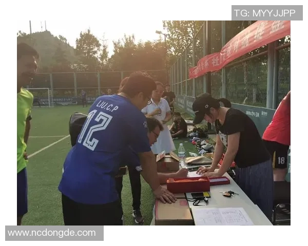 足球球星对联集锦：纵横绿茵，风云人物巧对豪情